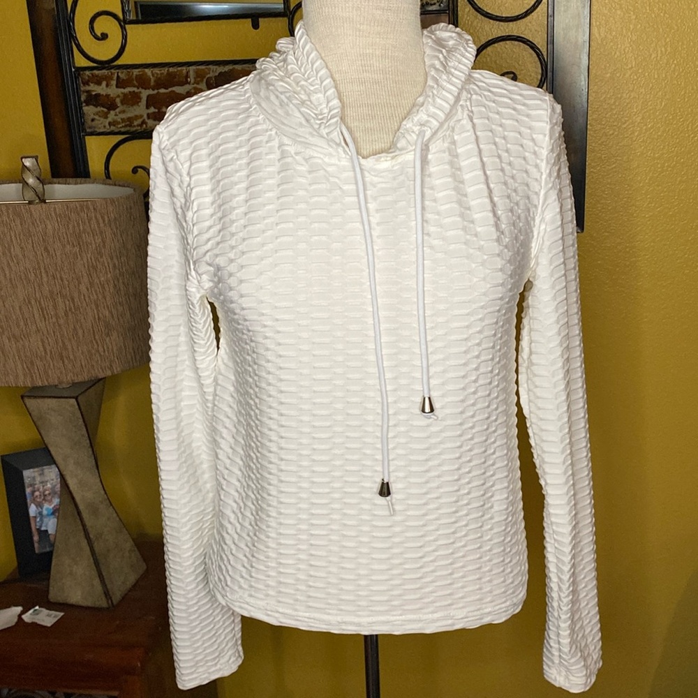 Bella Movement top